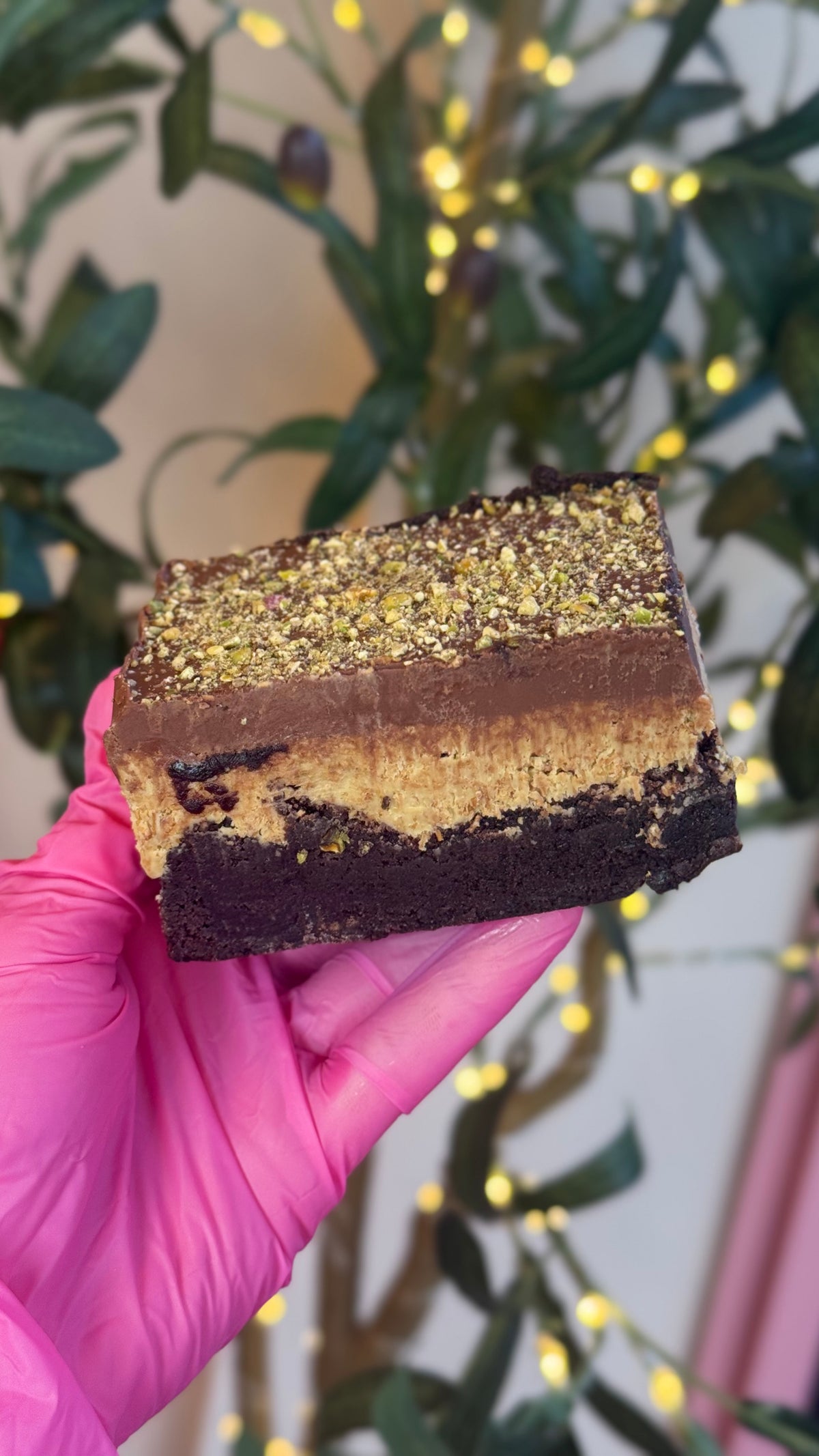 Additional photograph of a Dubai chocolate brownie at Bonnies Glamour Bakes
