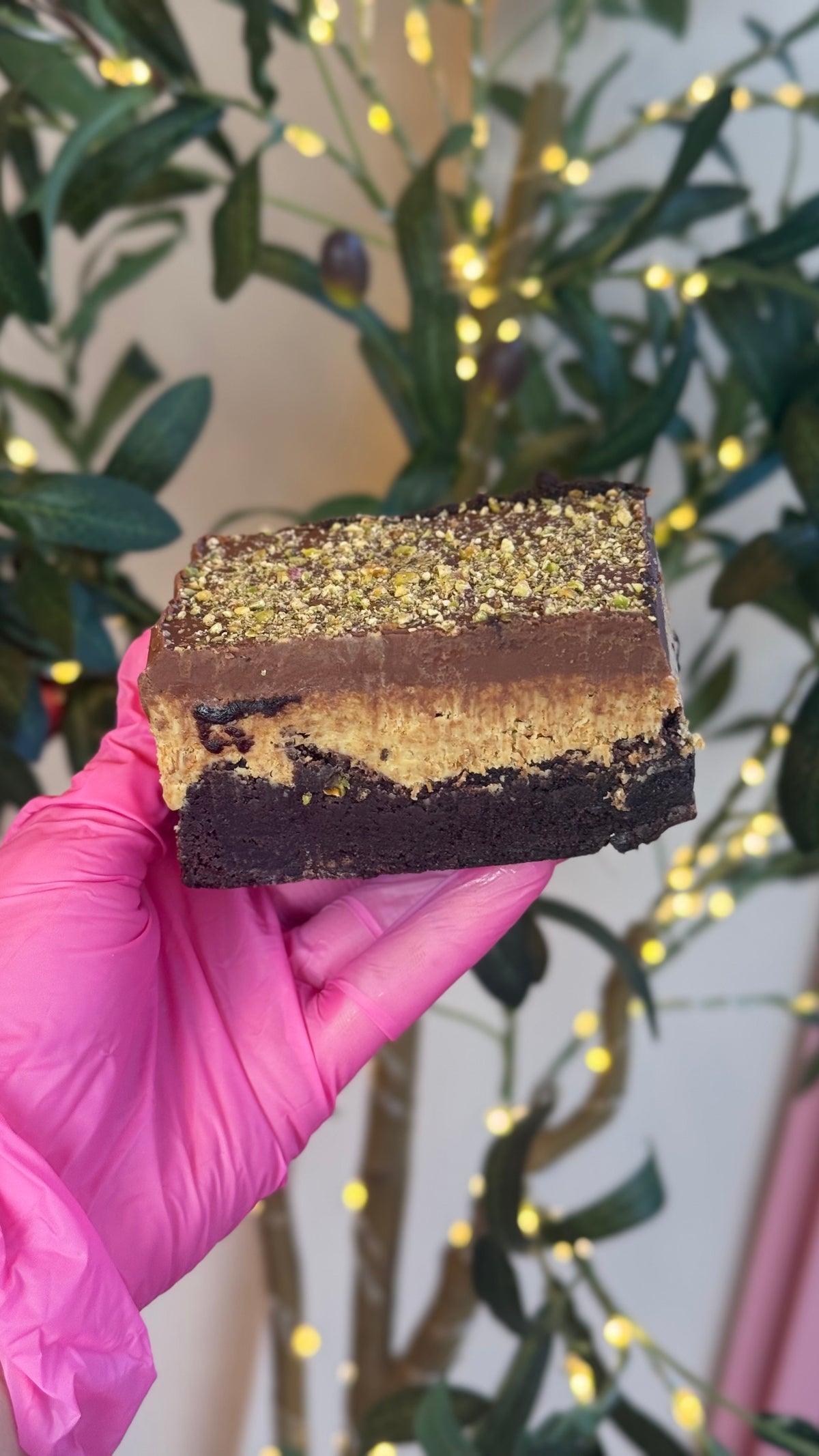 Dubai chocolate brownie at Bonnies Glamour Bakes